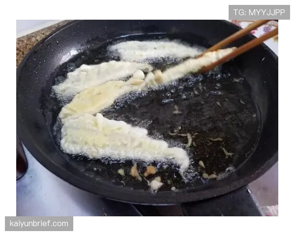 赵睿比赛结束直接拿外卖上楼,真当自己家后厨了? 赵睿比赛结束直接拿外卖上楼,真当自己家后厨了?
